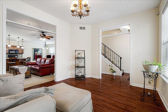 290 ISLAND BLUFF DR, Memphis, TN 38103