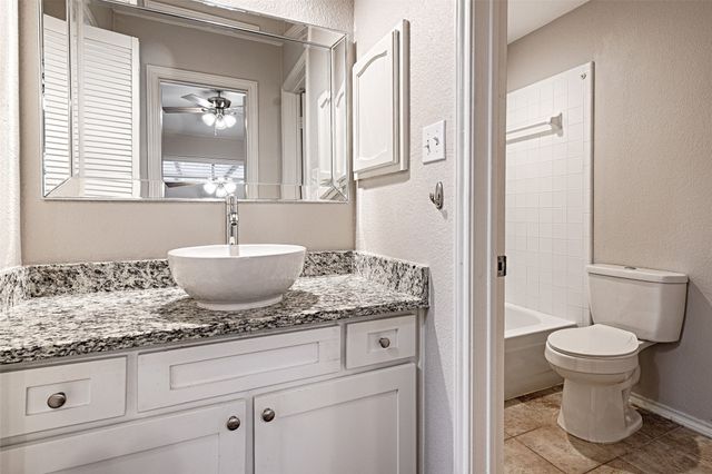 3006 Kathleen Lane, Euless, TX 76039