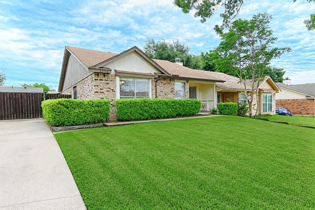 3006 Kathleen Lane, Euless, TX 76039