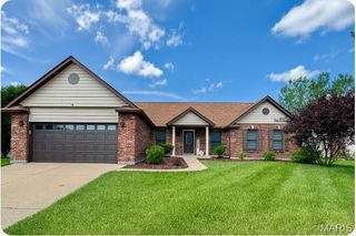 8 Boenker Ct, St Charles, MO 63301
