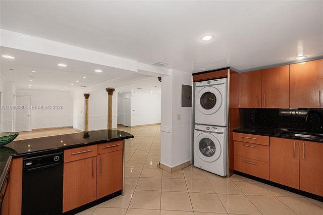 2545 NE 207th St 0, Miami, FL 33180