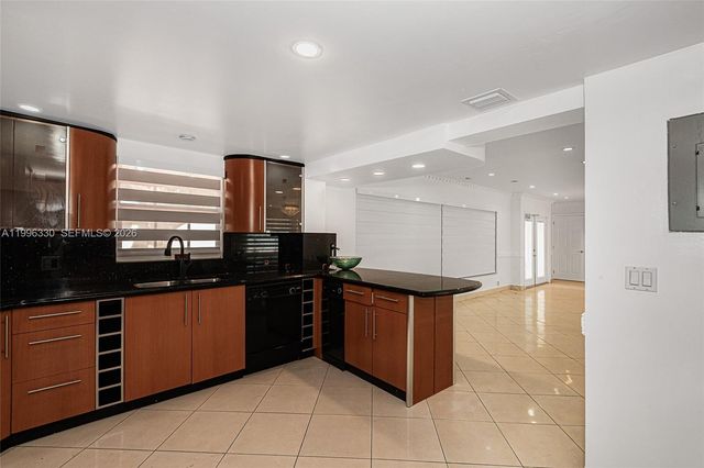 2545 NE 207th St 0, Miami, FL 33180