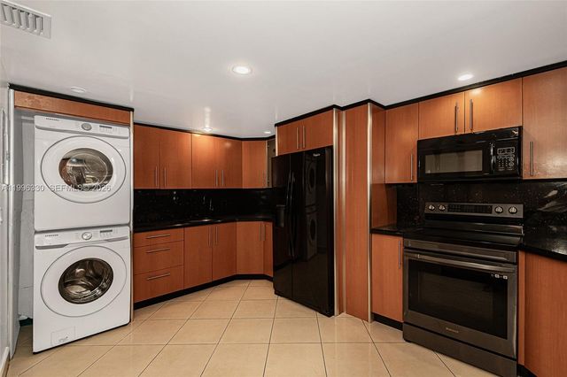 2545 NE 207th St 0, Miami, FL 33180