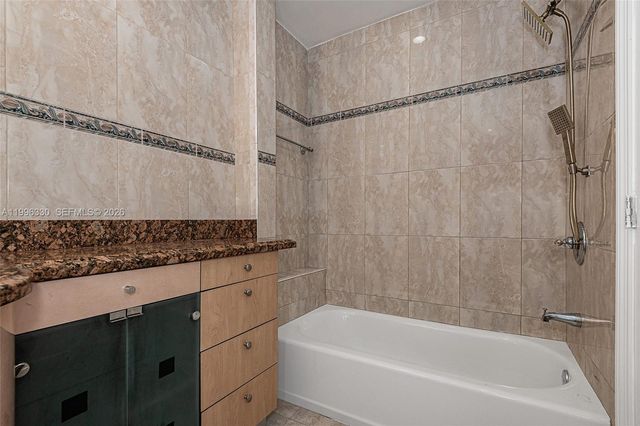 2545 NE 207th St 0, Miami, FL 33180