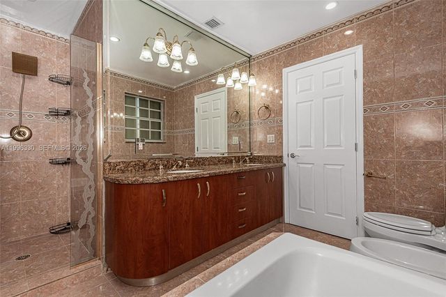 2545 NE 207th St 0, Miami, FL 33180