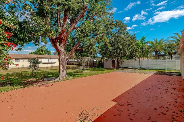 2545 NE 207th St 0, Miami, FL 33180