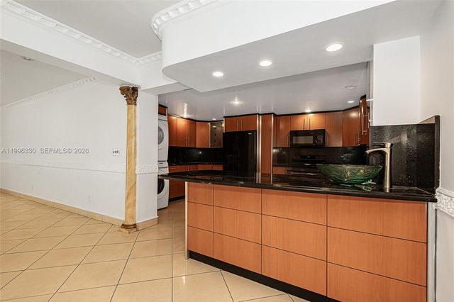 2545 NE 207th St 0, Miami, FL 33180