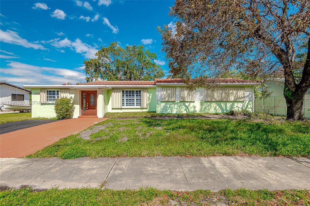 2545 NE 207th St 0, Miami, FL 33180