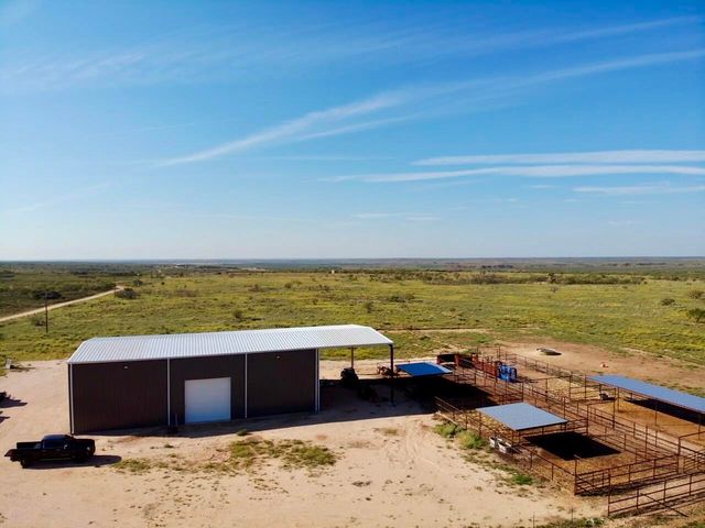 261 FM 261, Spur, TX 79370