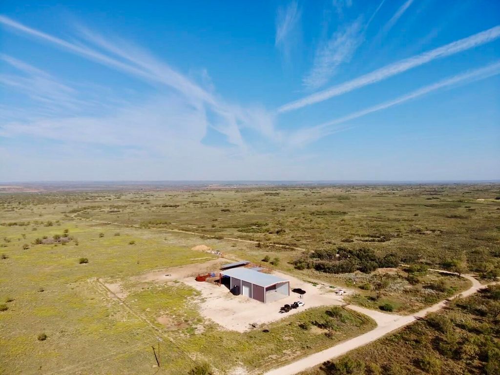 261 FM 261, Spur, TX 79370