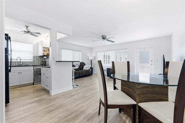 70 Bedford C, West Palm Beach, FL 33417