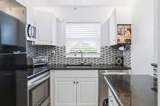 70 Bedford C, West Palm Beach, FL 33417