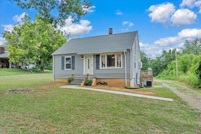 2509 Callaway RD, Rocky Mount, VA 24151