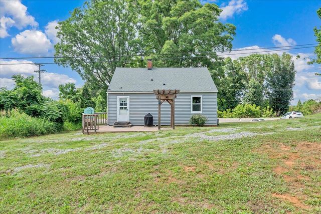 2509 Callaway RD, Rocky Mount, VA 24151