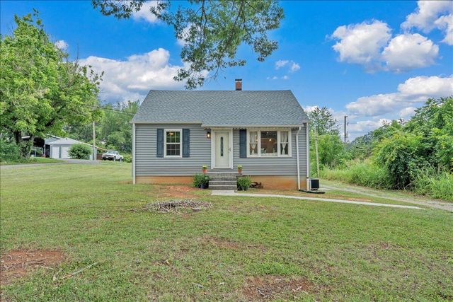 2509 Callaway RD, Rocky Mount, VA 24151