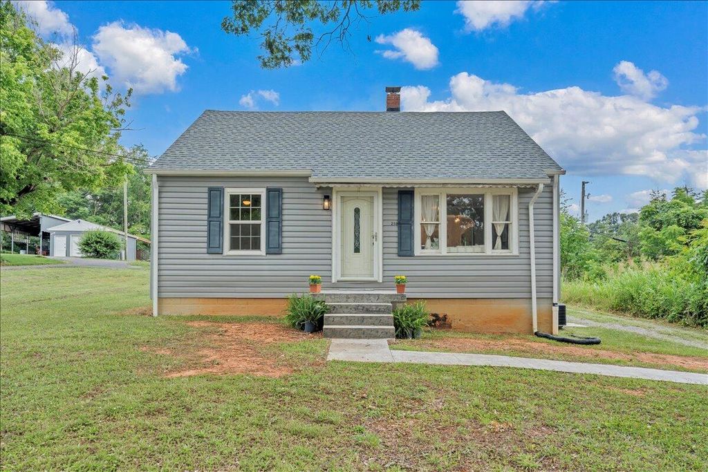 2509 Callaway RD, Rocky Mount, VA 24151