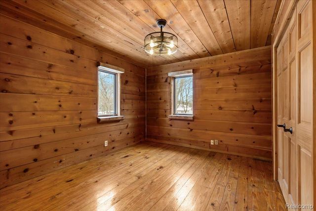 1747 Center Drive, Bedford Township, MI 48182