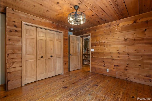 1747 Center Drive, Bedford Township, MI 48182