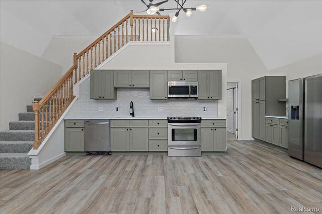 1747 Center Drive, Bedford Township, MI 48182