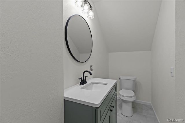 1747 Center Drive, Bedford Township, MI 48182