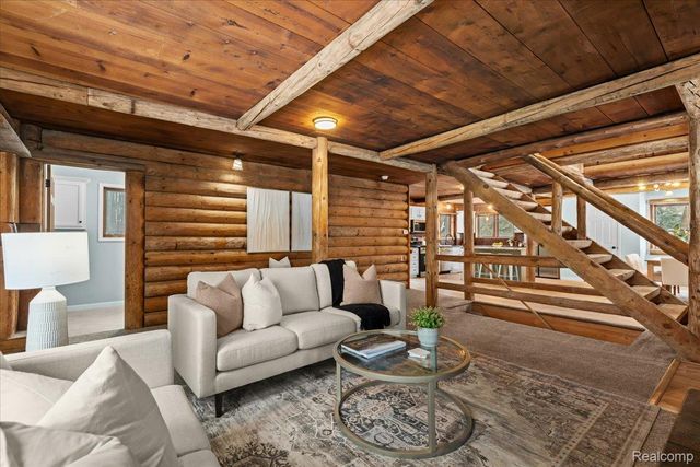 1747 Center Drive, Bedford Township, MI 48182