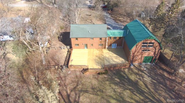 1747 Center Drive, Bedford Township, MI 48182