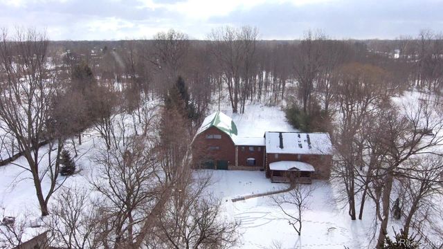 1747 Center Drive, Bedford Township, MI 48182