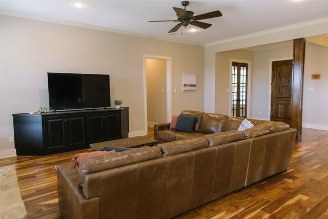 313 Wolf Creek Road, Lorena, TX 76655