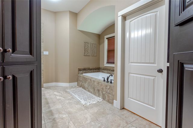 313 Wolf Creek Road, Lorena, TX 76655