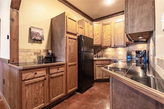 313 Wolf Creek Road, Lorena, TX 76655