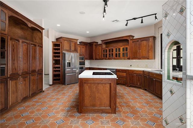 5000 Buddy Owens Avenue, Mcallen, TX 78504