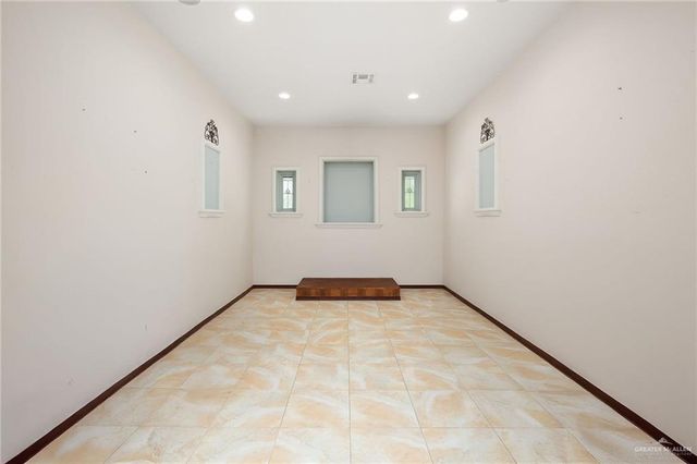 5000 Buddy Owens Avenue, Mcallen, TX 78504