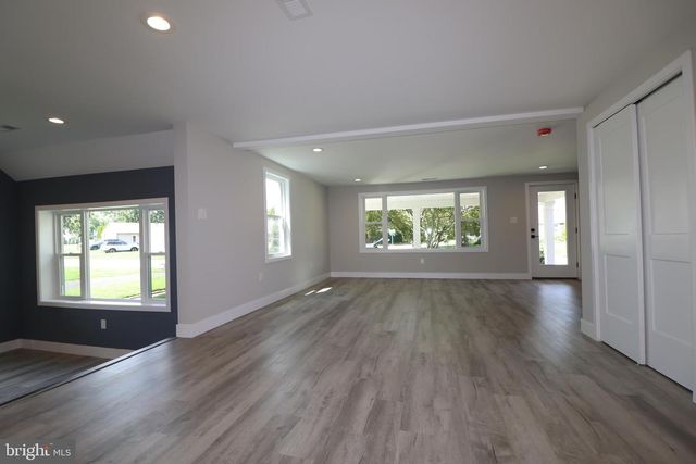 610 BURTON RD, Oreland, PA 19075