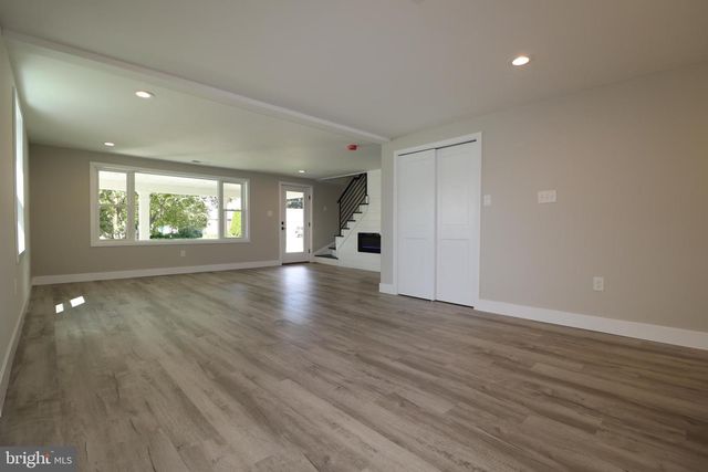 610 BURTON RD, Oreland, PA 19075