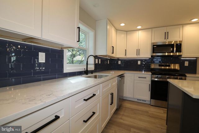 610 BURTON RD, Oreland, PA 19075