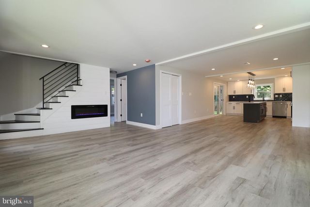 610 BURTON RD, Oreland, PA 19075