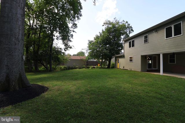 610 BURTON RD, Oreland, PA 19075