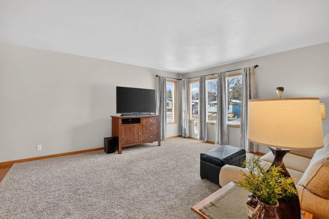 1522 W 5th Street, Cedar Falls, IA 50613