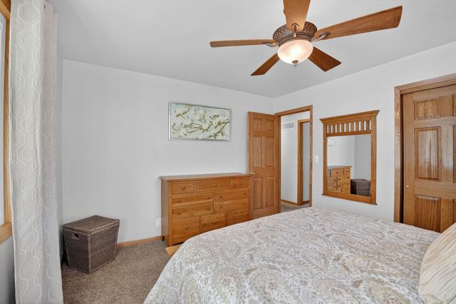 1522 W 5th Street, Cedar Falls, IA 50613