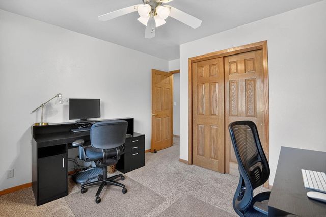 1522 W 5th Street, Cedar Falls, IA 50613