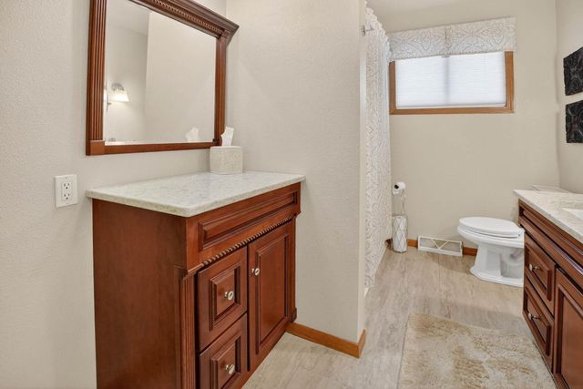 1522 W 5th Street, Cedar Falls, IA 50613