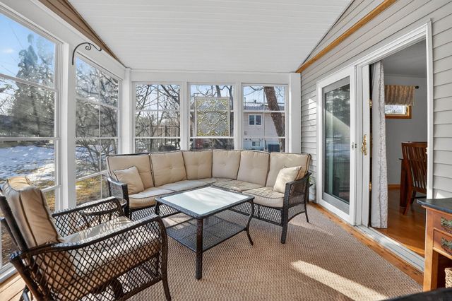 1522 W 5th Street, Cedar Falls, IA 50613