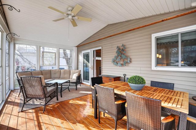 1522 W 5th Street, Cedar Falls, IA 50613