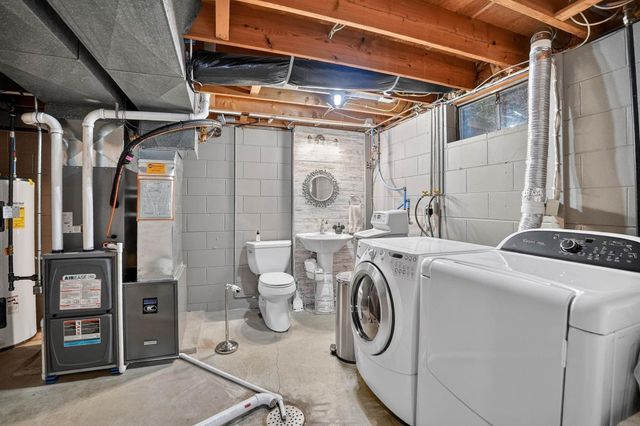 1522 W 5th Street, Cedar Falls, IA 50613