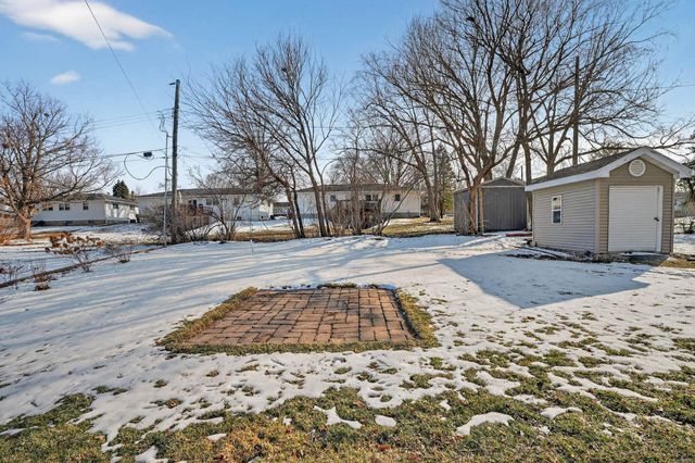 1522 W 5th Street, Cedar Falls, IA 50613