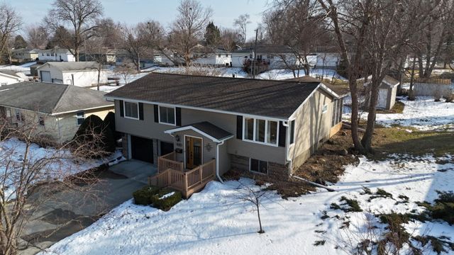 1522 W 5th Street, Cedar Falls, IA 50613