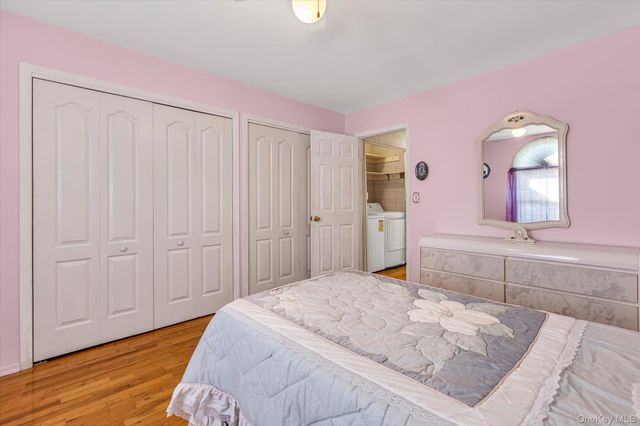 20 Primrose Lane, North Babylon, NY 11703