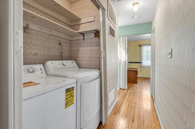 20 Primrose Lane, North Babylon, NY 11703