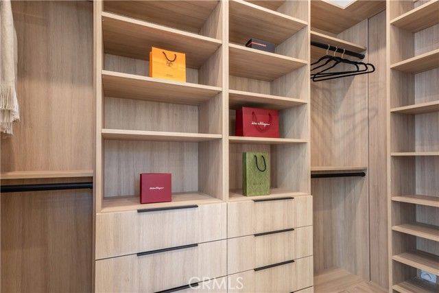 7913 Lasaine, Northridge (los Angeles), CA 91325