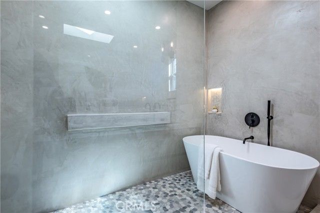 7913 Lasaine, Northridge (los Angeles), CA 91325